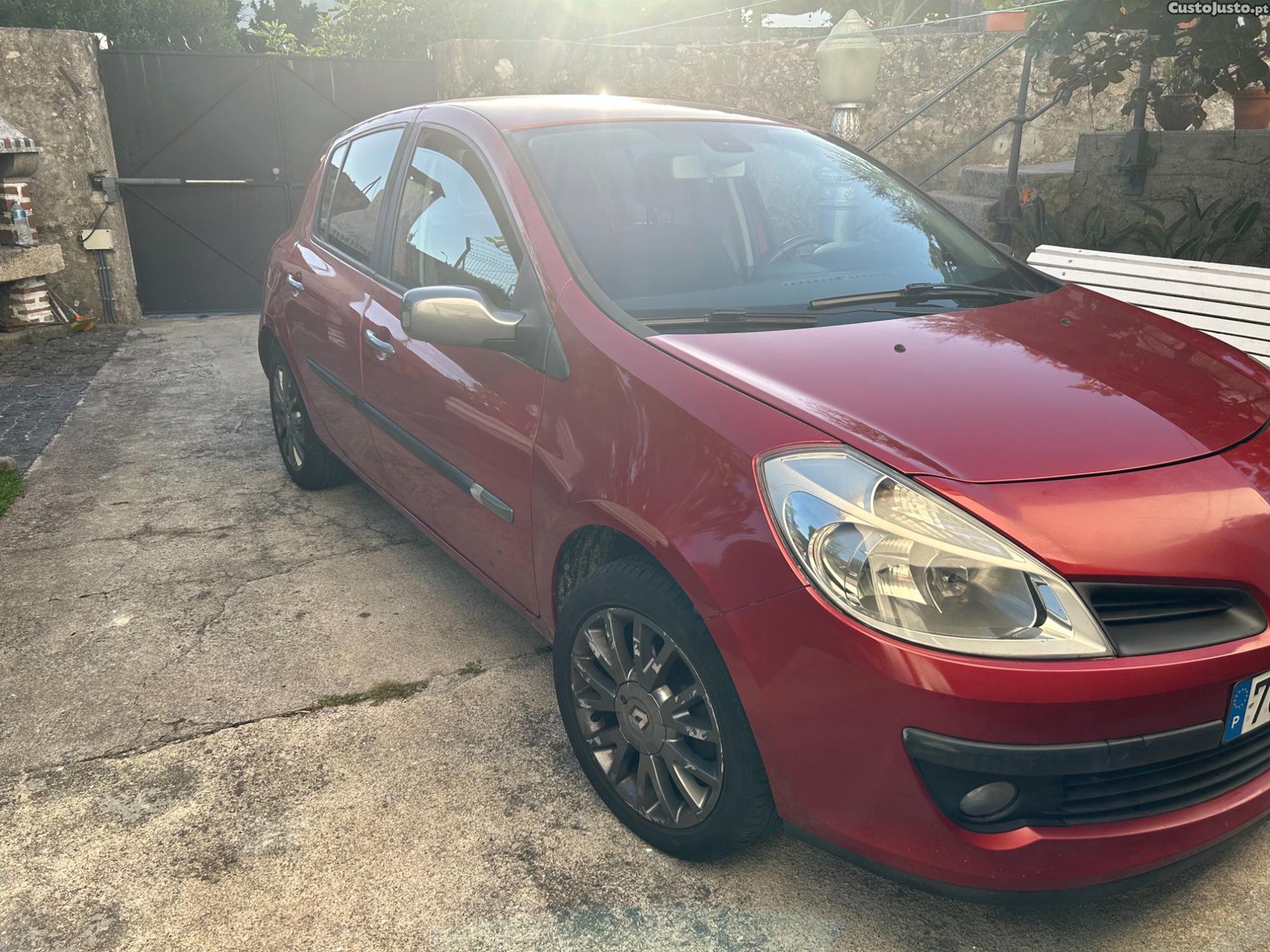 Renault Clio 3 — fotografia 8
