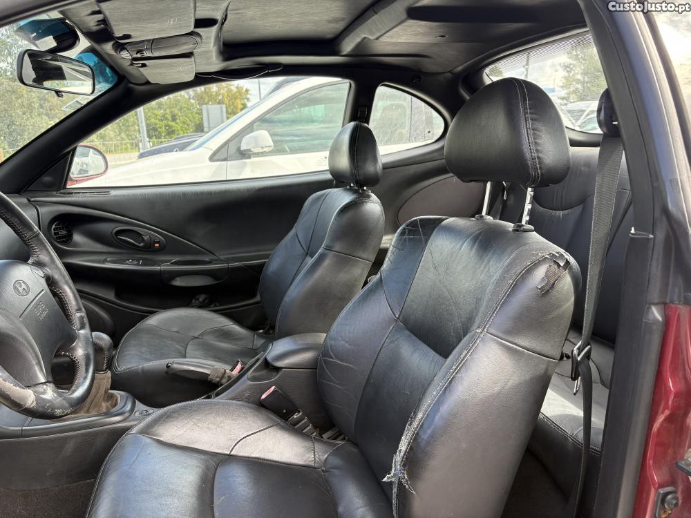 Hyundai Coupe 1.6 i 16v — fotografia 4