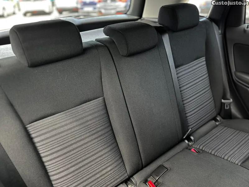 Mercedes-Benz B 180 d Fleet Pack — fotografia 2