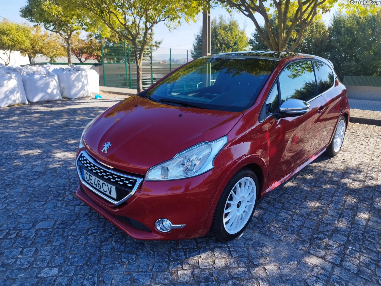 Peugeot 208 1.6 GTI - 14 foto 2
