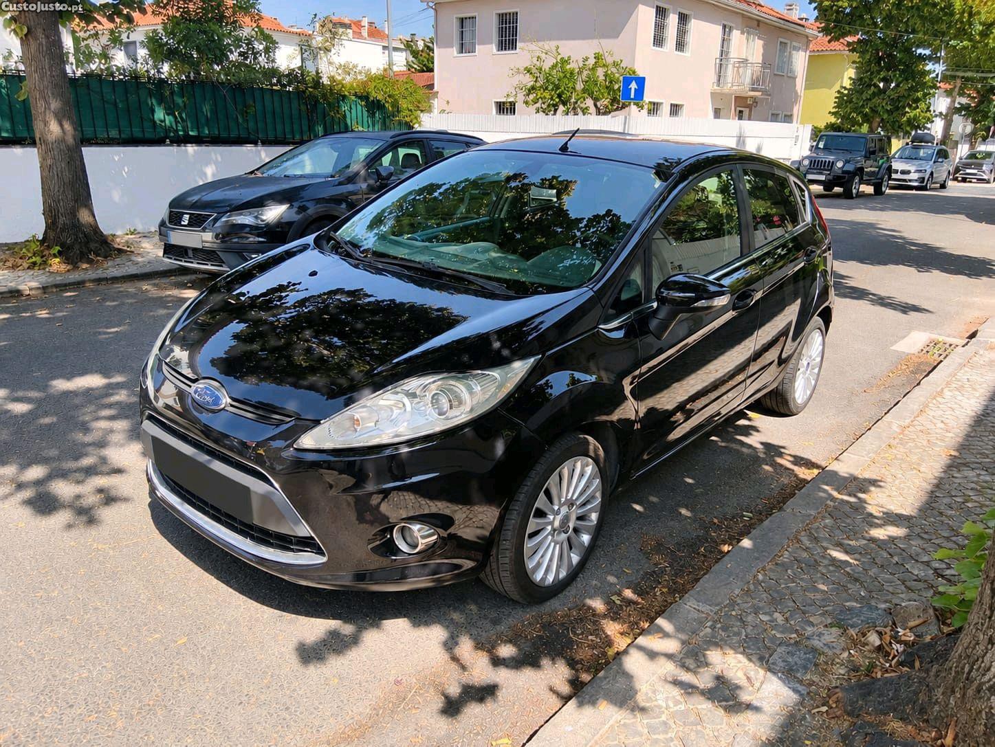 Ford Fiesta Hatchback 1.6 Tdci - 09 foto 3