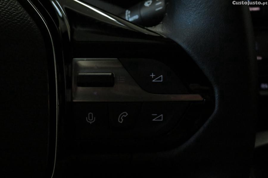 Peugeot 308 1.2 PureTech Allure — fotografia 13