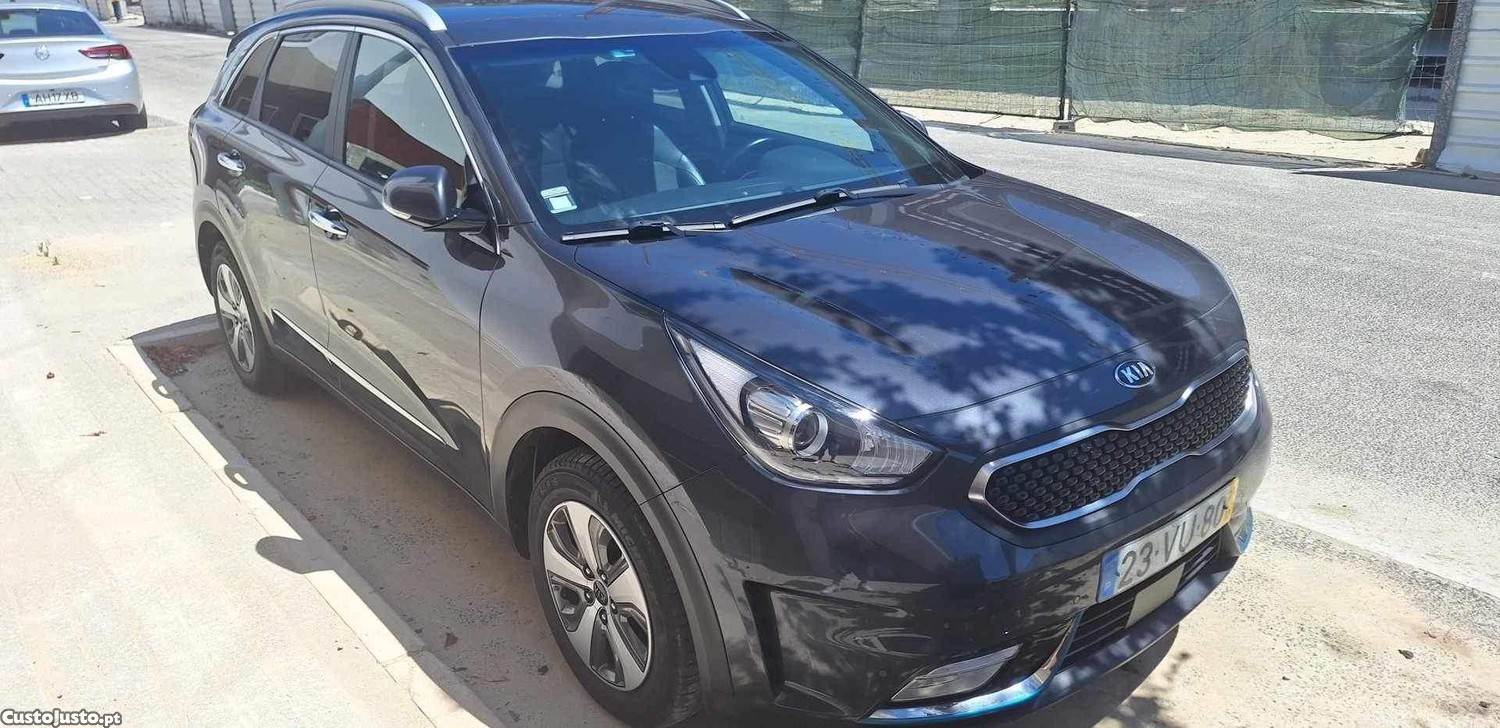 Kia Niro PHEV - 18 foto 3