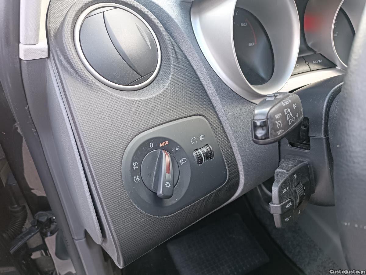 SEAT Ibiza 1.6TDI FULL EXTRAS — fotografia 5