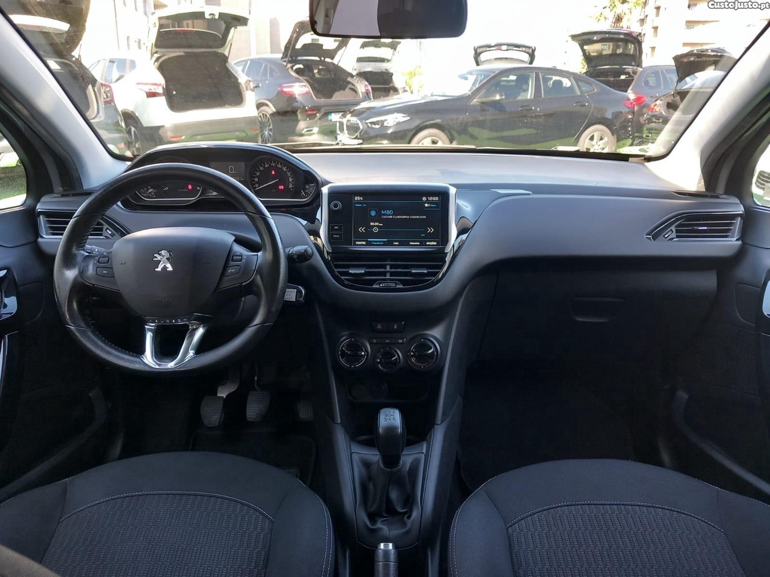 Peugeot 208 1.6 BlueHDi Active — fotografia 8