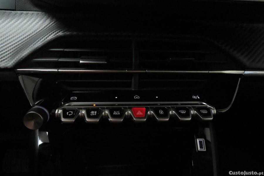 Peugeot e-208 50 kWh Active — fotografia 12