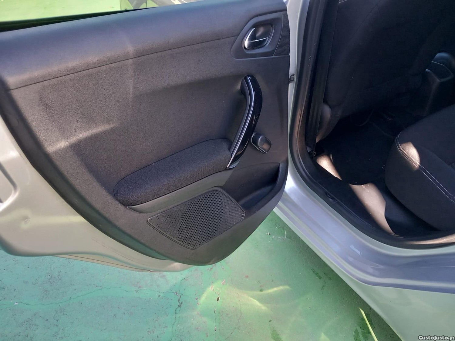 Peugeot 208 1.6 BlueHDi Active — fotografia 4