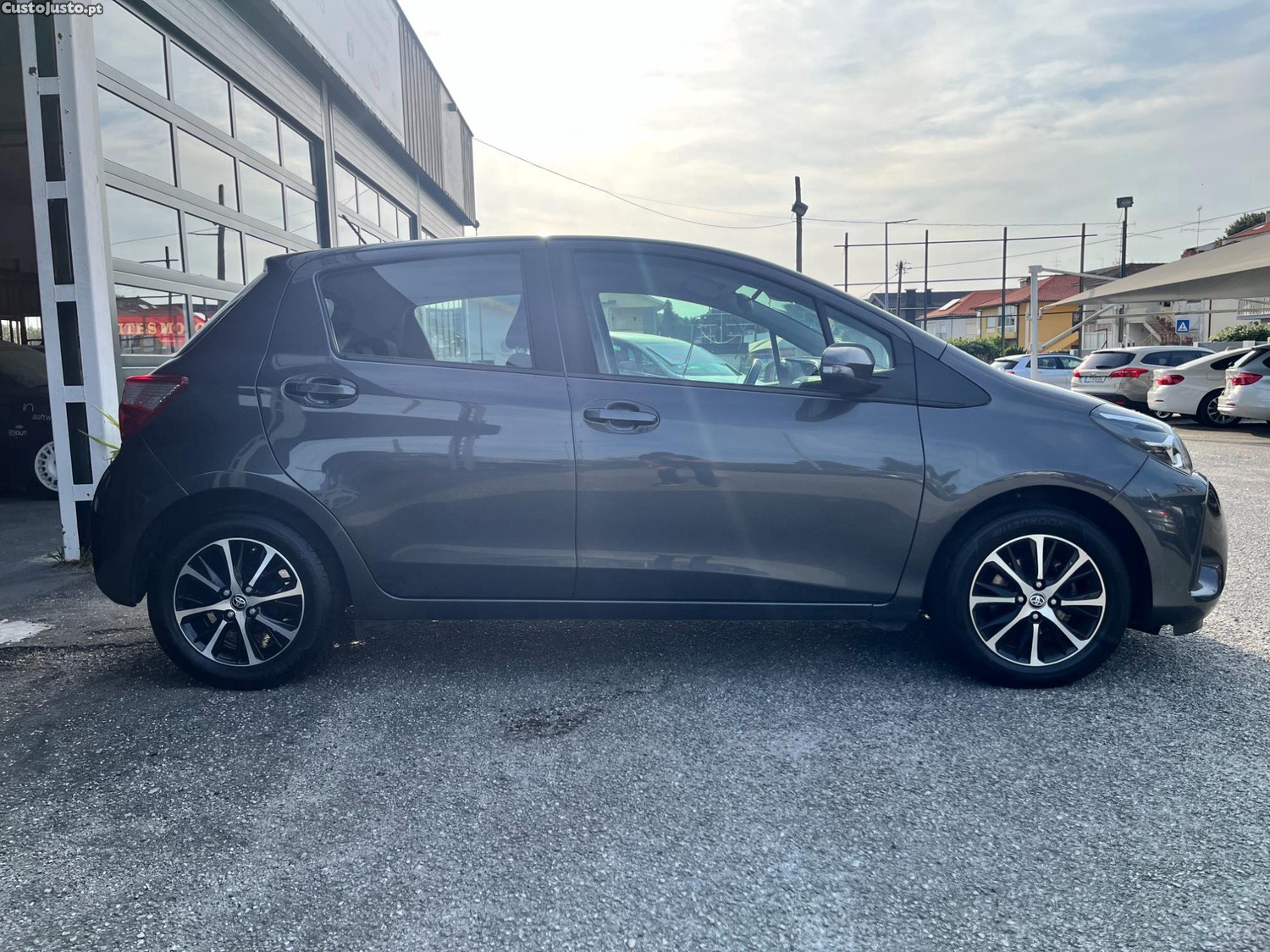 Toyota Yaris 1.0 VVT-i Comfort — fotografia 15