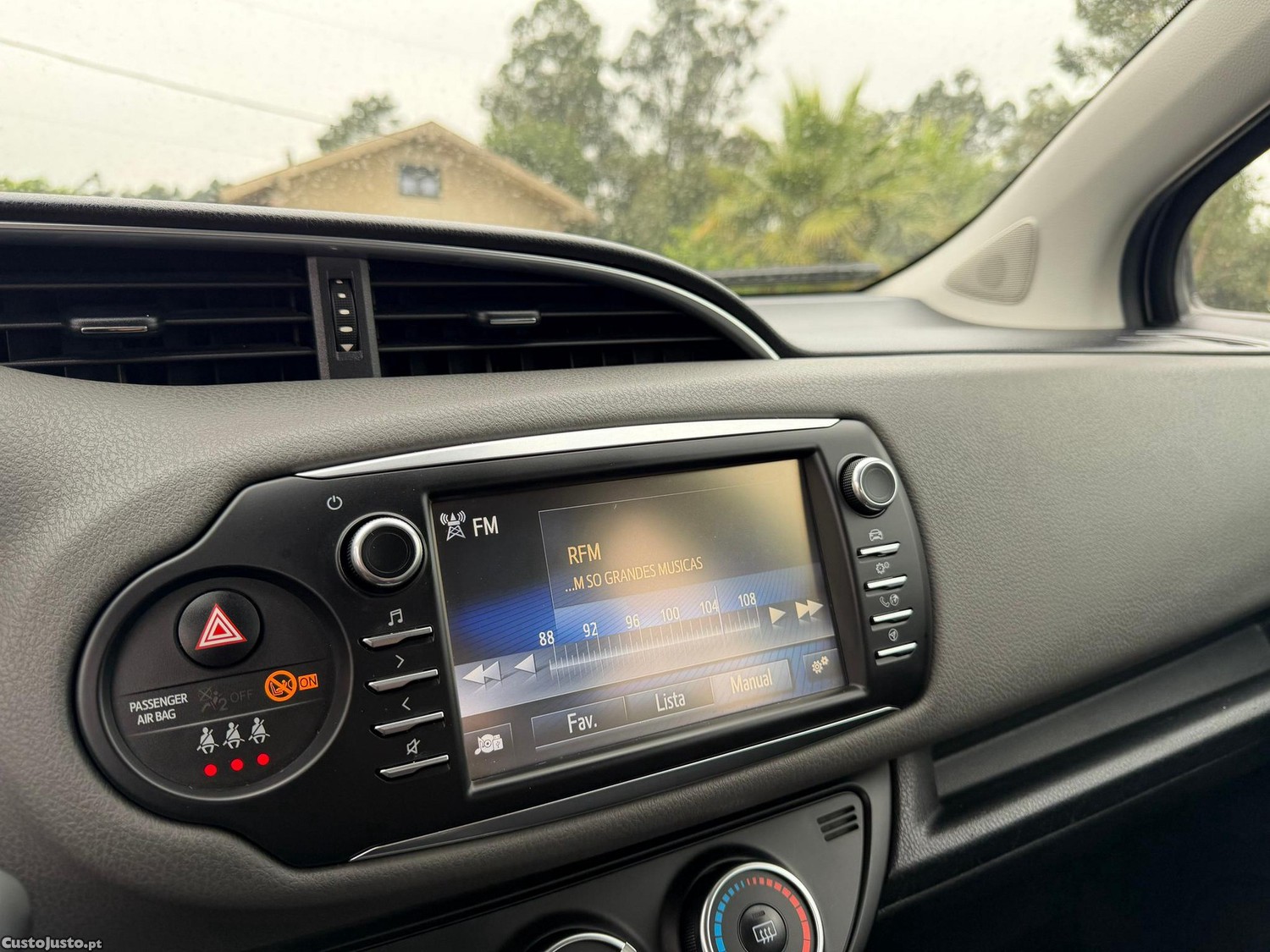 Toyota Yaris 1.0 VVT-i Comfort — fotografia 19