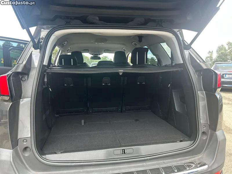 Peugeot 5008 1.5 BlueHDi Allure — fotografia 3