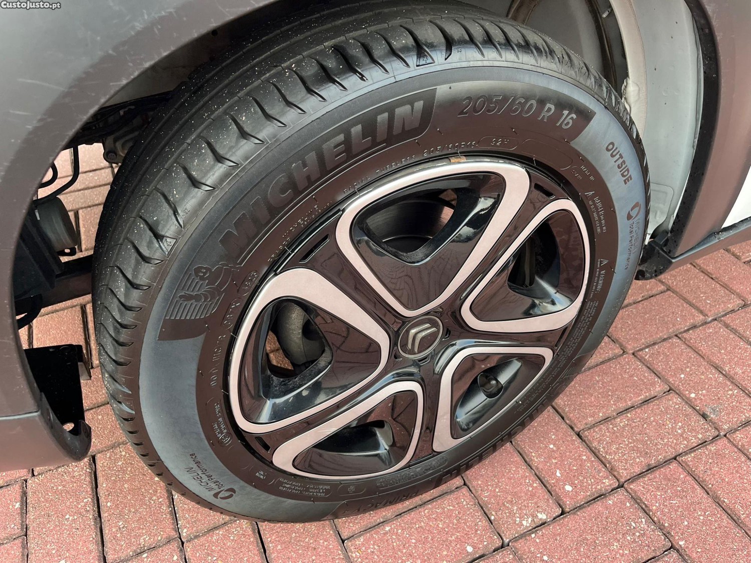 Citroën C3 Aircross 1.5 BlueHDi Shine — fotografia 18