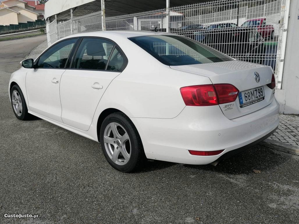 VW Jetta 1.6 tdi - 12 foto 4