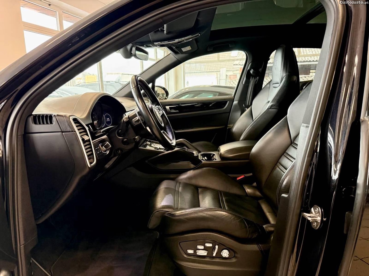 Porsche Cayenne V6 — fotografia 16