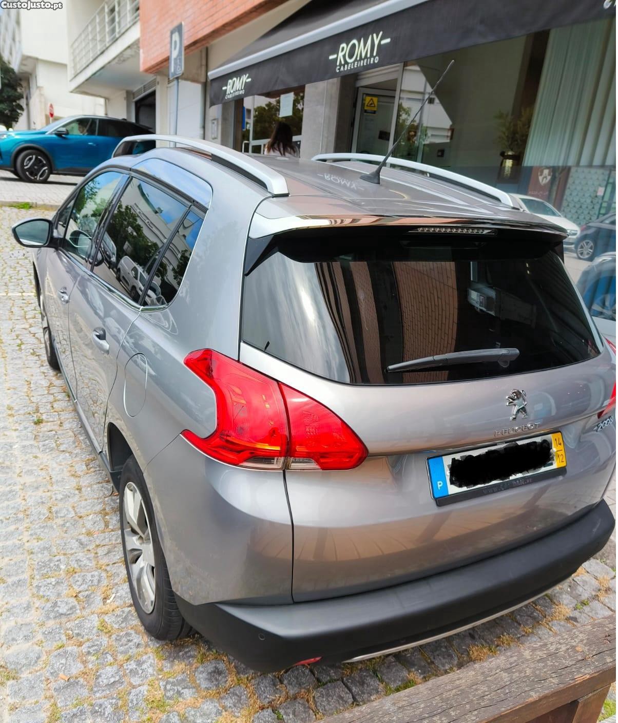 Peugeot 2008 1.2 Allure — photo 2