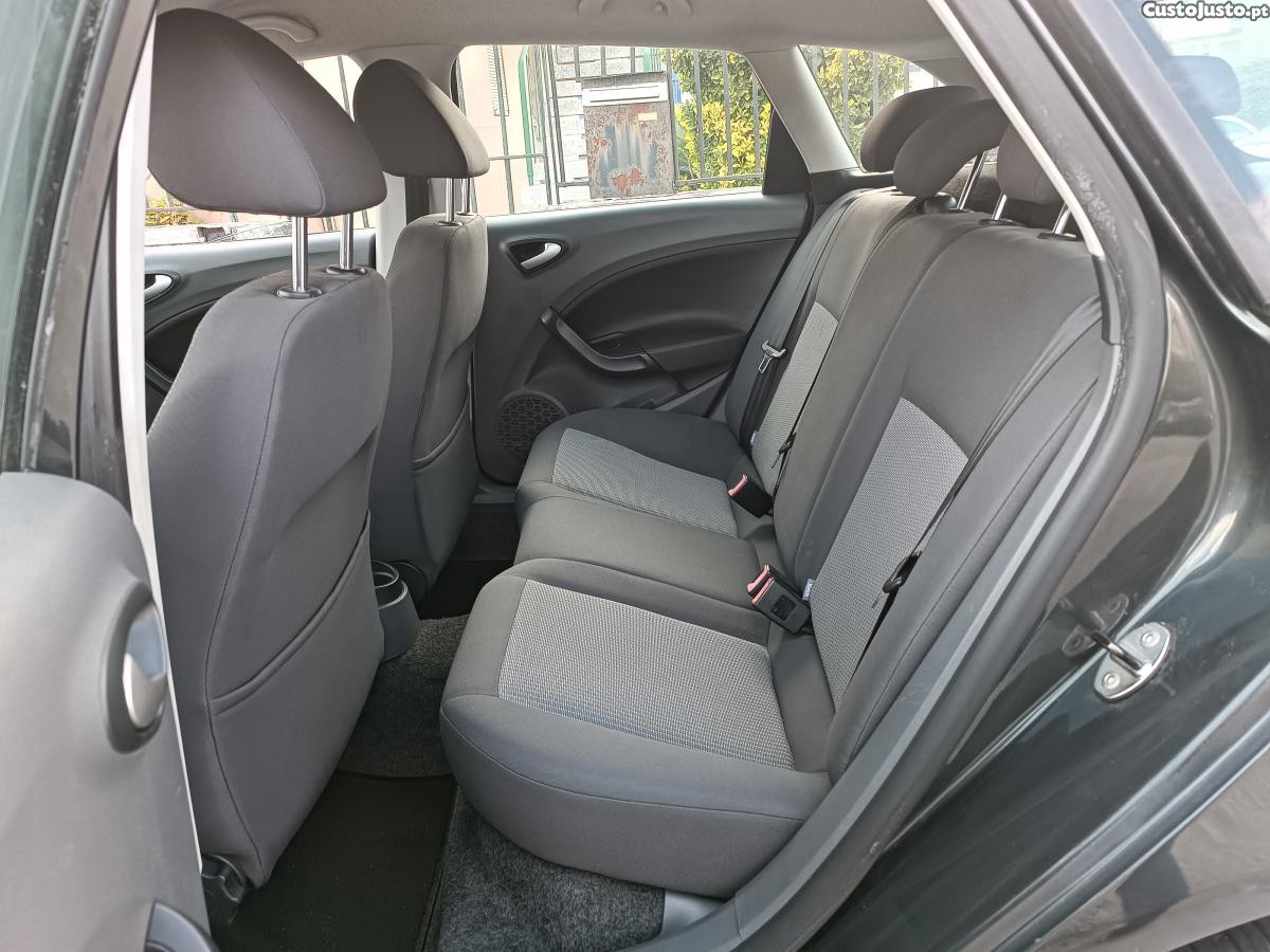 SEAT Ibiza 1.6TDI FULL EXTRAS — fotografia 9