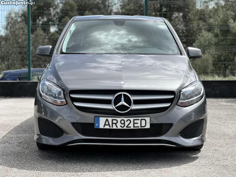 Mercedes-Benz B 180 d Fleet Pack — fotografia 16