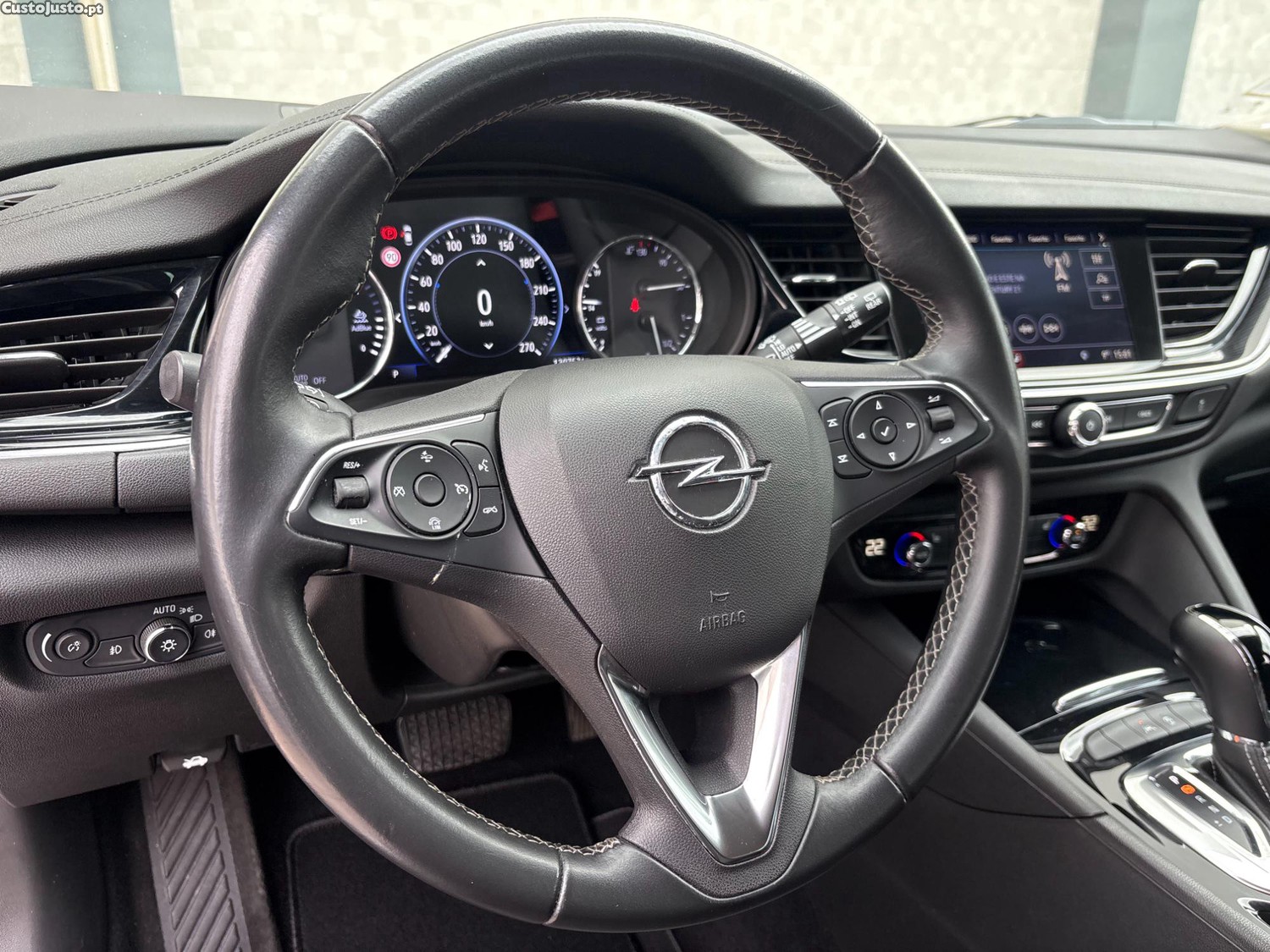 Opel Insignia SPORTS TOURER 1.6 CDTI INNOVATION AUTOMÁTICA NACIONAL — fotografia 6