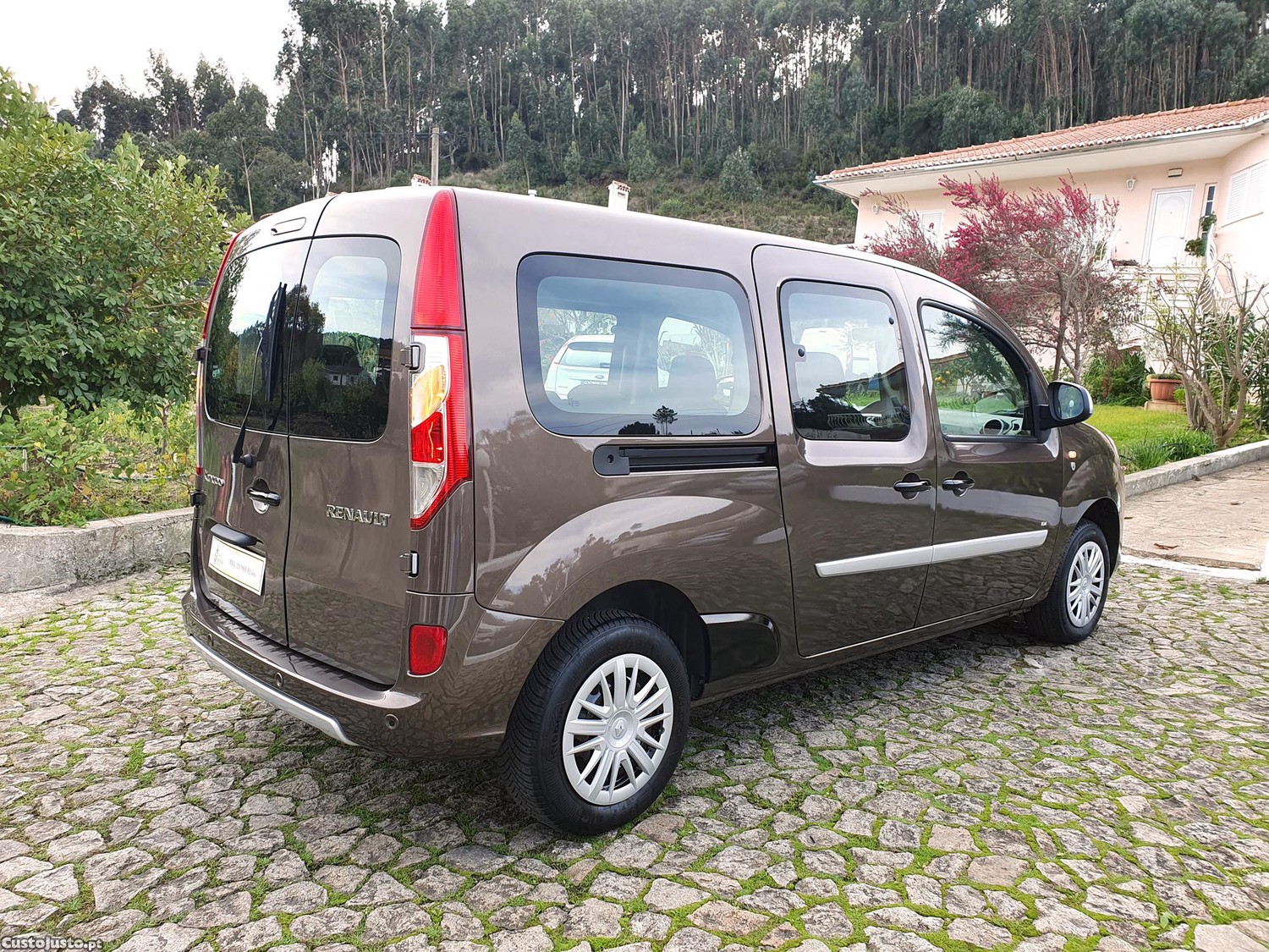 Renault Kangoo Fase II 1.5 dCi Grand Confort Intens - 17 — photo 3