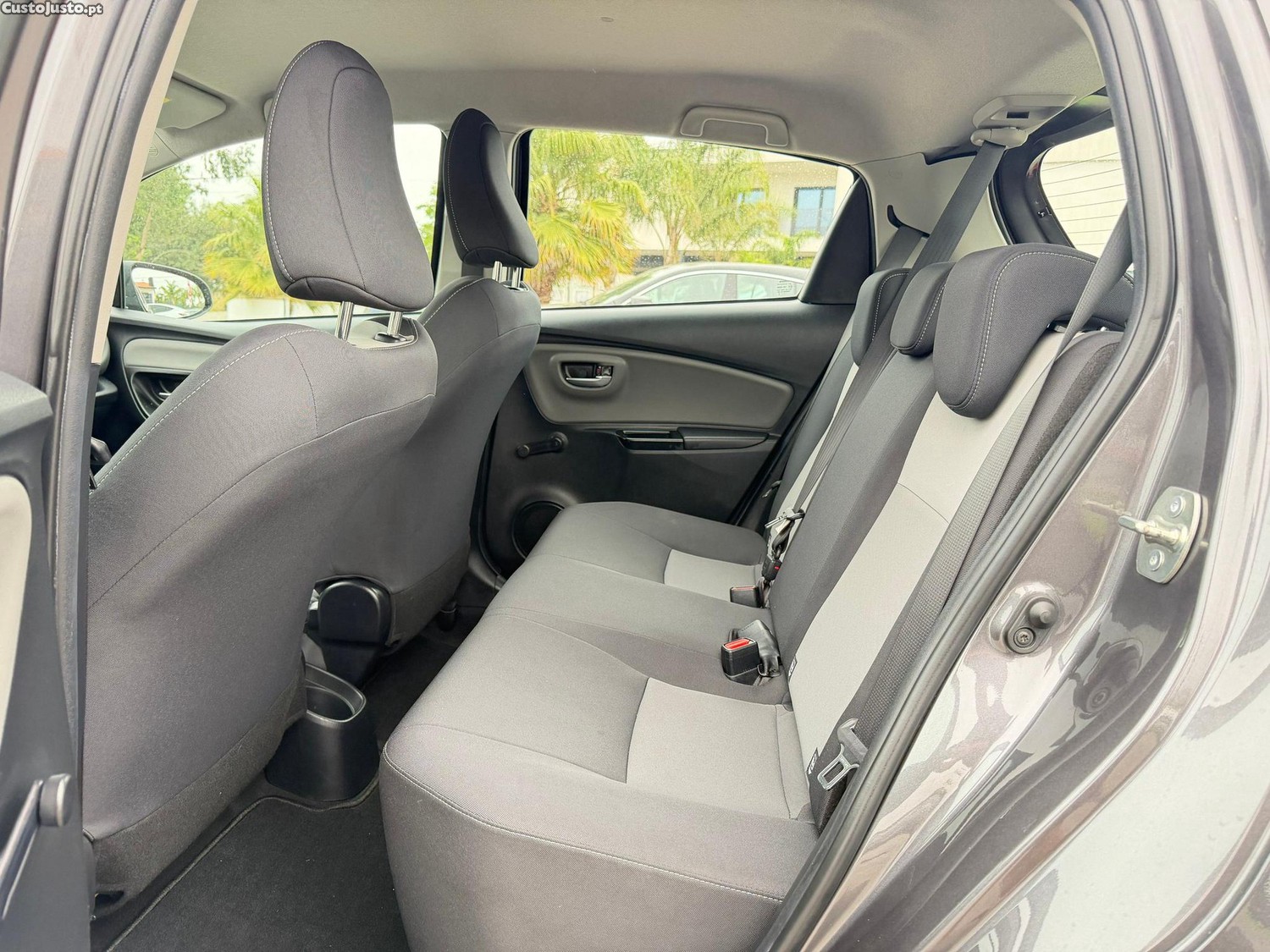 Toyota Yaris 1.0 VVT-i Comfort — fotografia 7