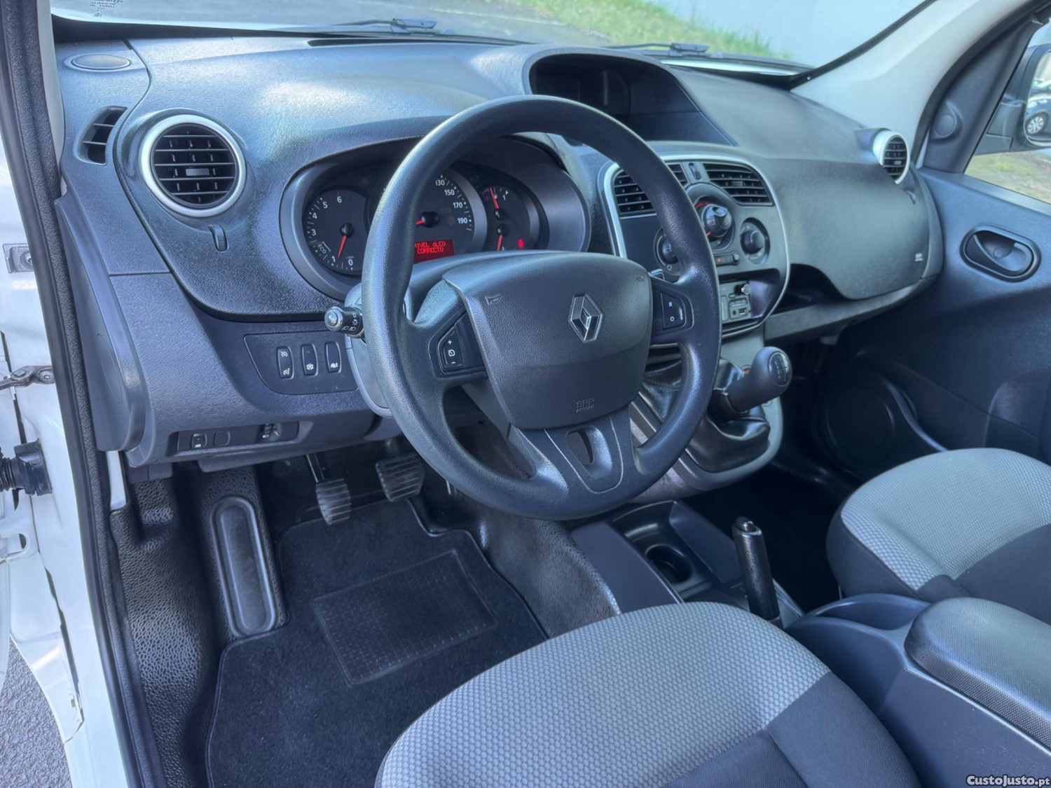 Renault Kangoo Diesel Impecável 2 Lugares 1 só dono - 18 — photo 4