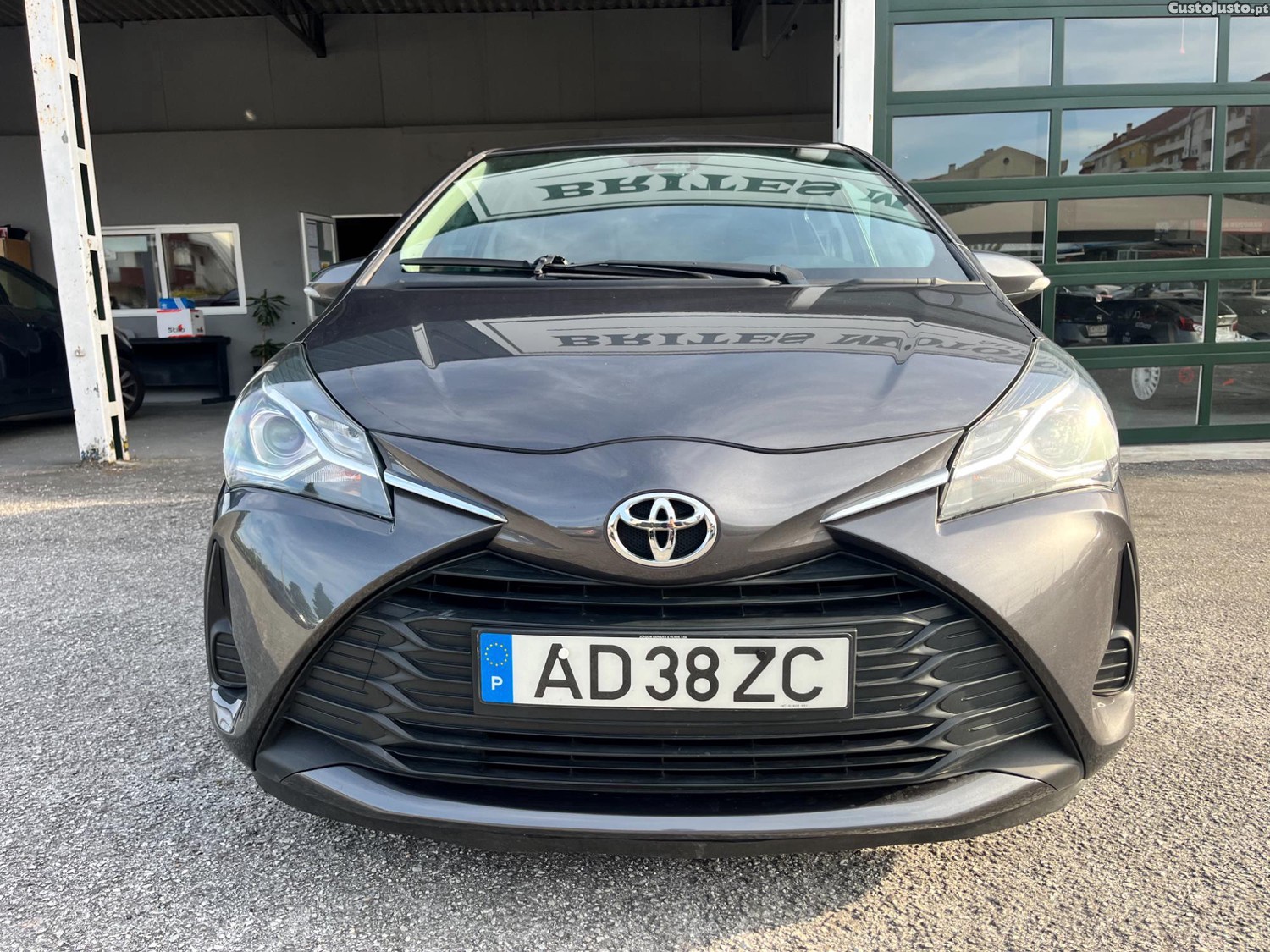 Toyota Yaris 1.0 VVT-i Comfort — fotografia 9