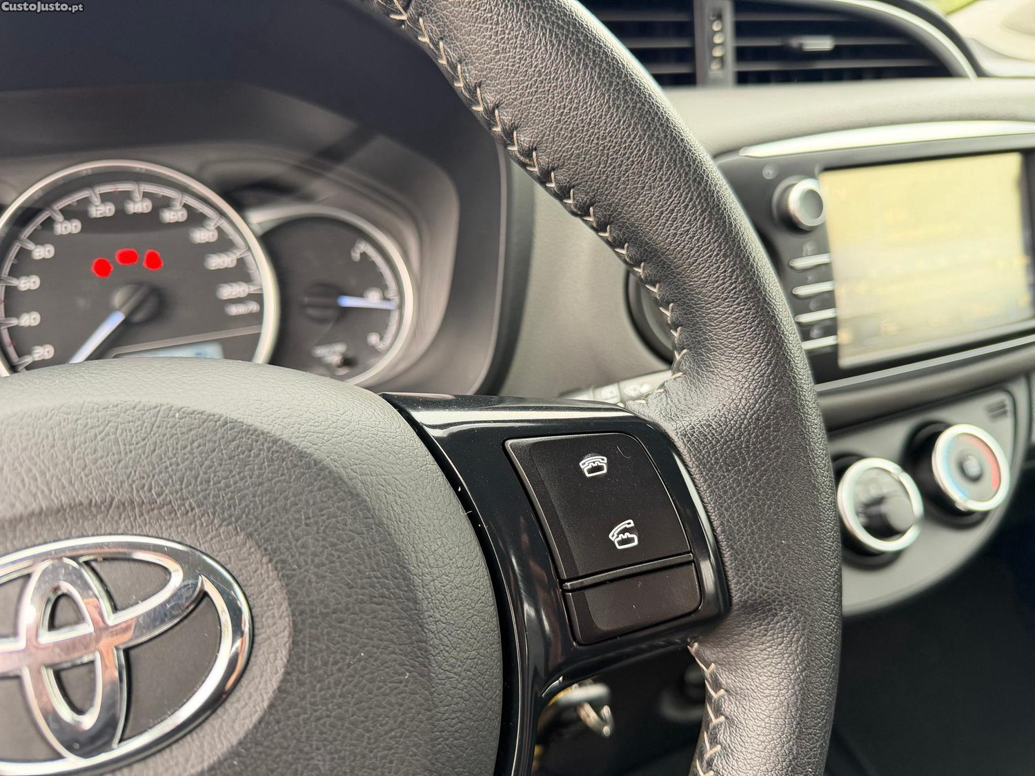 Toyota Yaris 1.0 VVT-i Comfort — fotografia 16