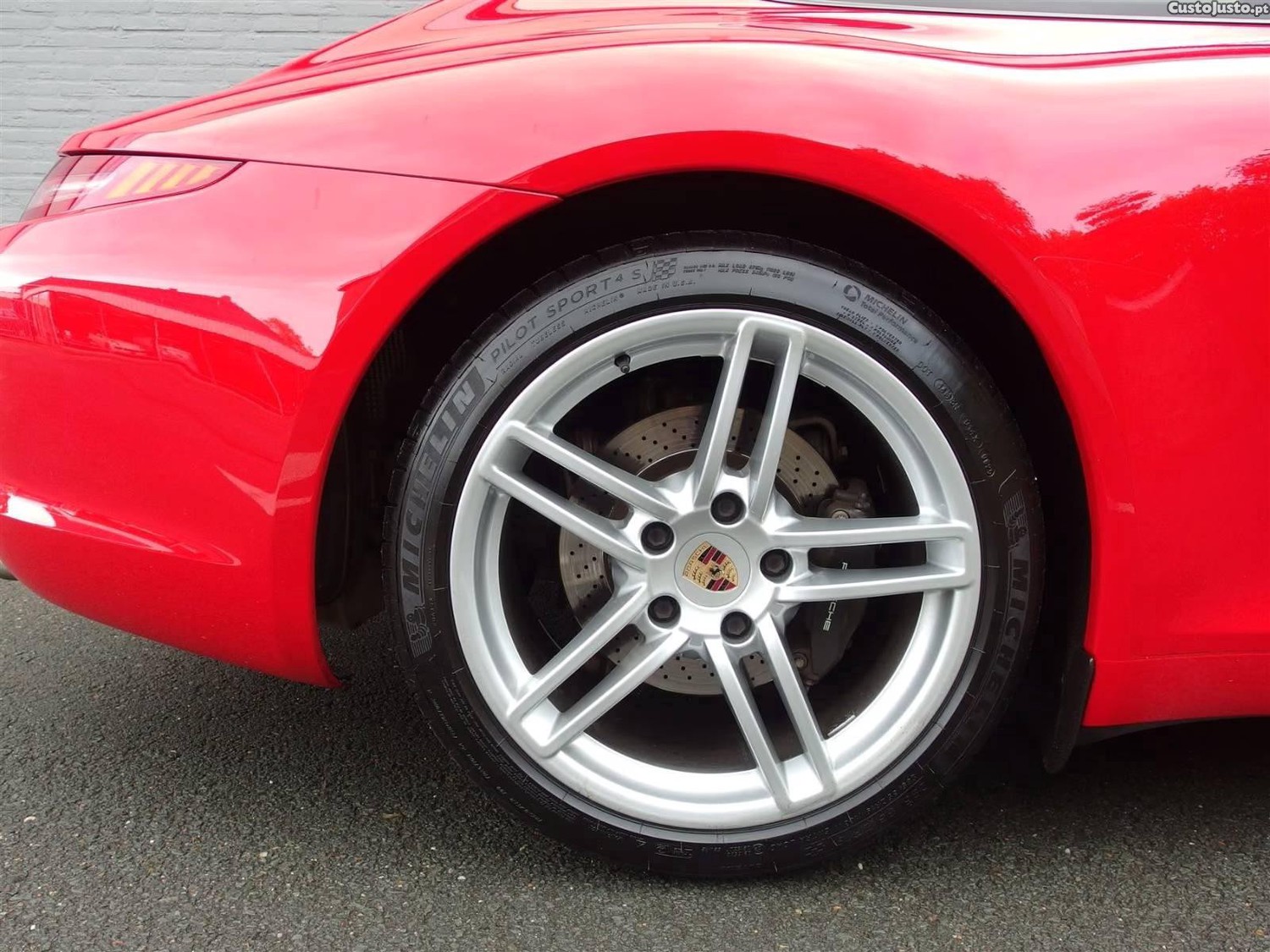 Porsche 911 Carrera - 13 — photo 4