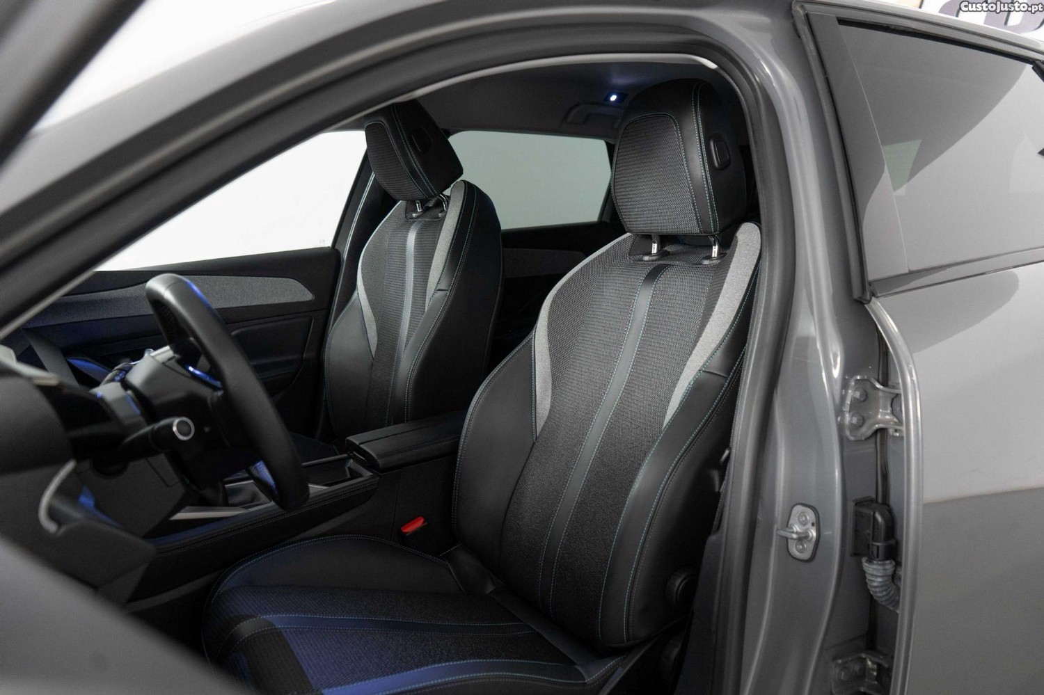 Peugeot 308 SW 1.2 PureTech Allure Pack — fotografia 11
