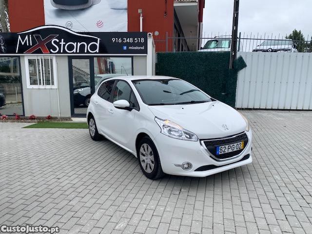 Peugeot 208 1.4 HDI 68 Cv — fotografia 11