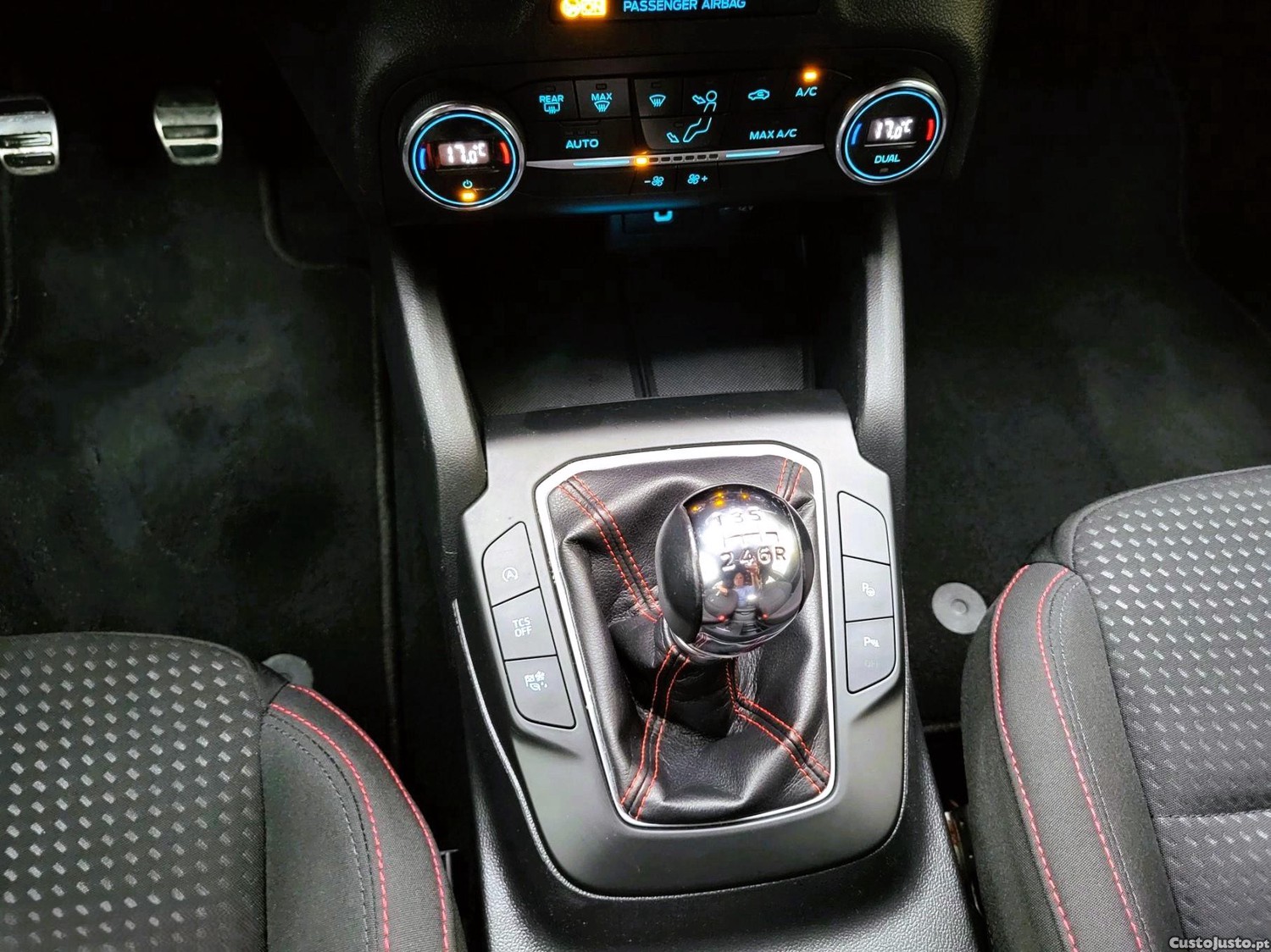 Ford Focus ST-Line 1.0 EcoBoost — fotografia 3