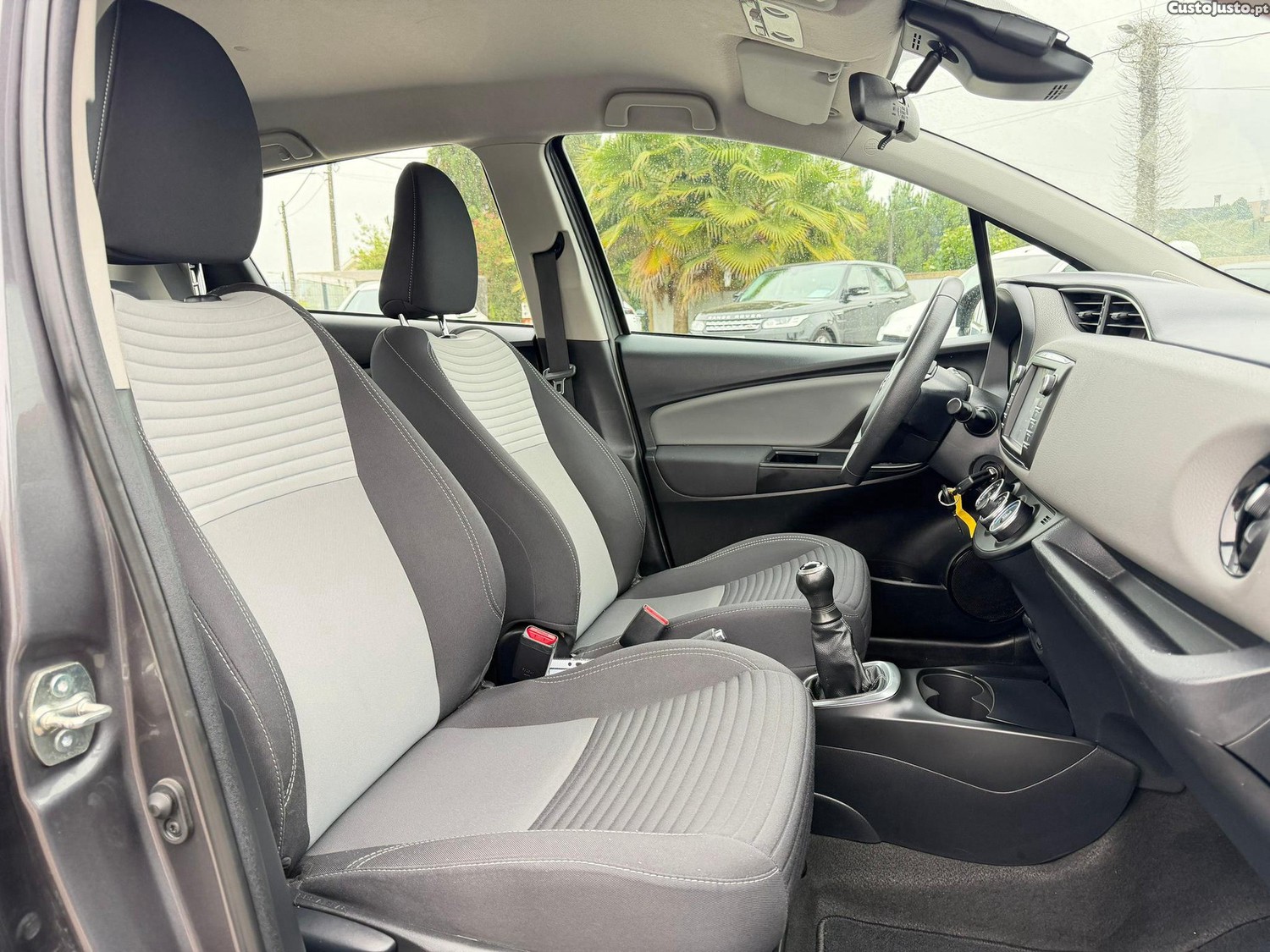 Toyota Yaris 1.0 VVT-i Comfort — fotografia 6