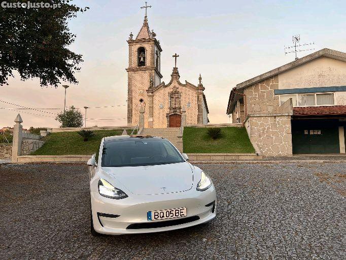 Tesla Model 3 longe range — fotografia 10