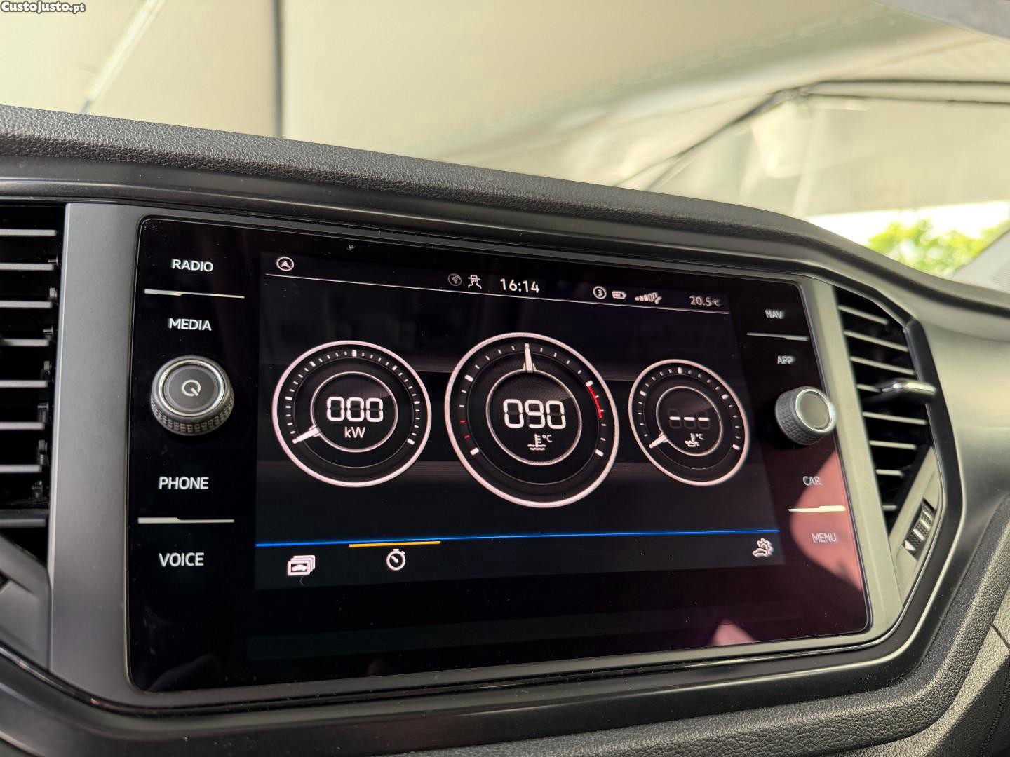 Volkswagen T-Roc 1.0 TSI — fotografia 5