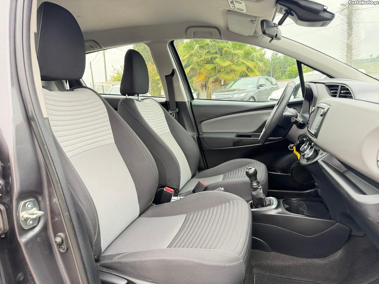 Toyota Yaris 1.0 VVT-i Comfort — fotografia 5