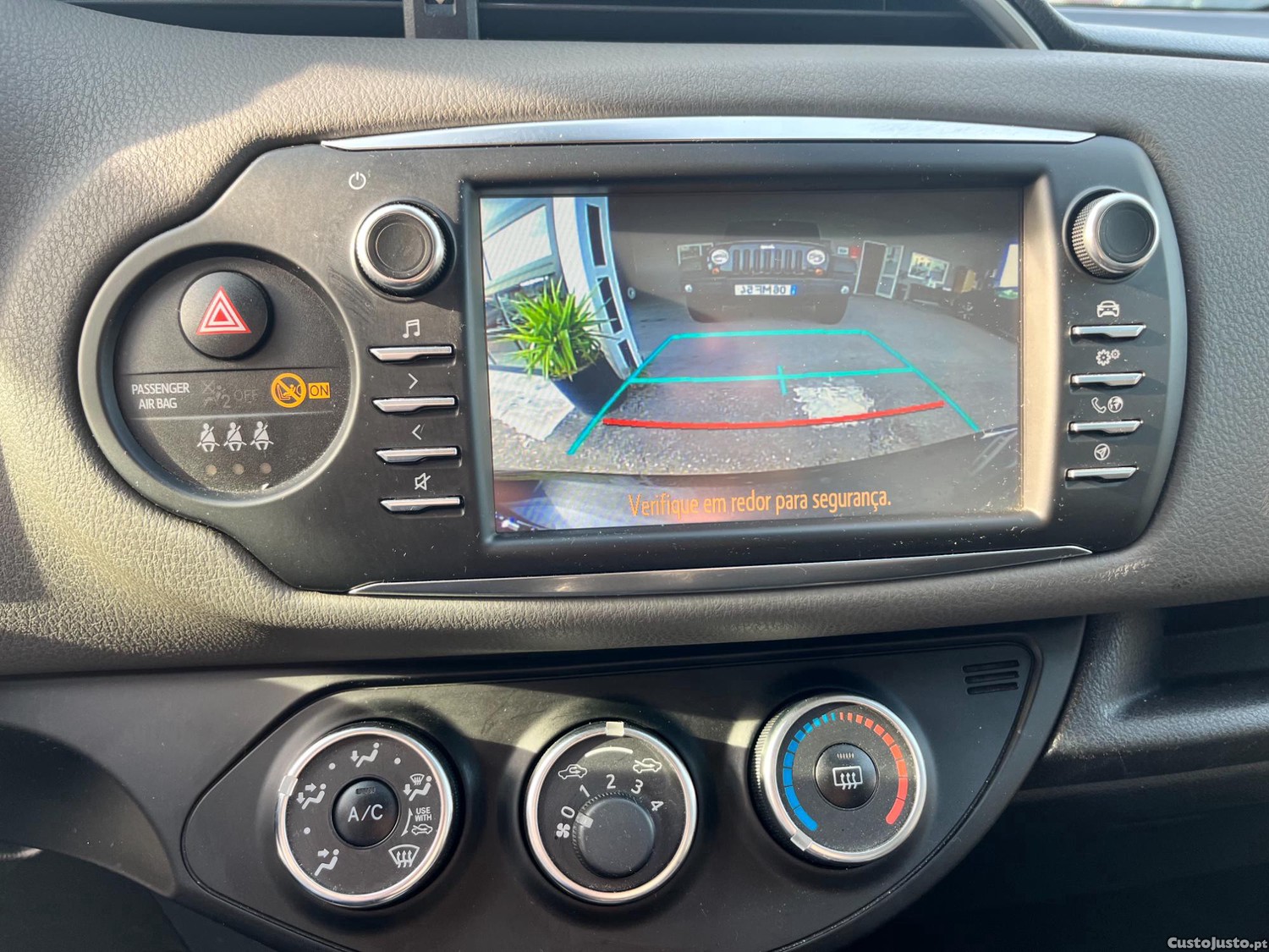 Toyota Yaris 1.0 VVT-i Comfort — fotografia 3