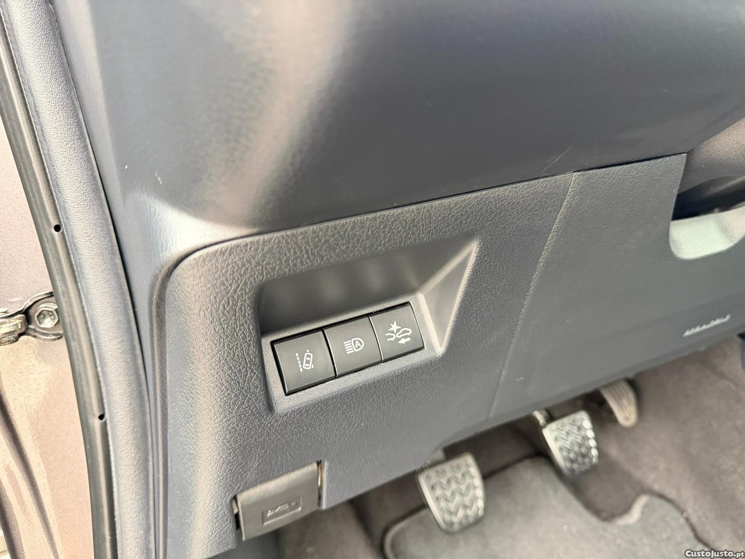 Toyota Yaris 1.0 VVT-i Comfort — fotografia 14