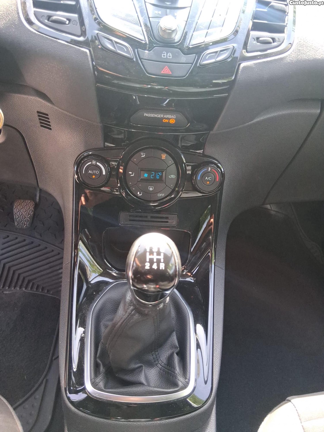 Ford Fiesta 1.5 TDCi — fotografia 2
