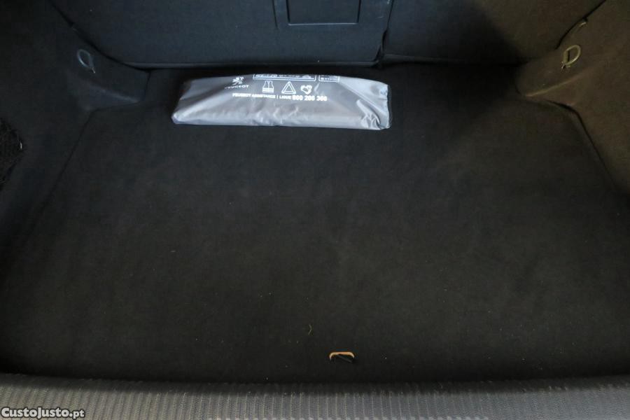 Peugeot 308 1.2 PureTech Allure — fotografia 7