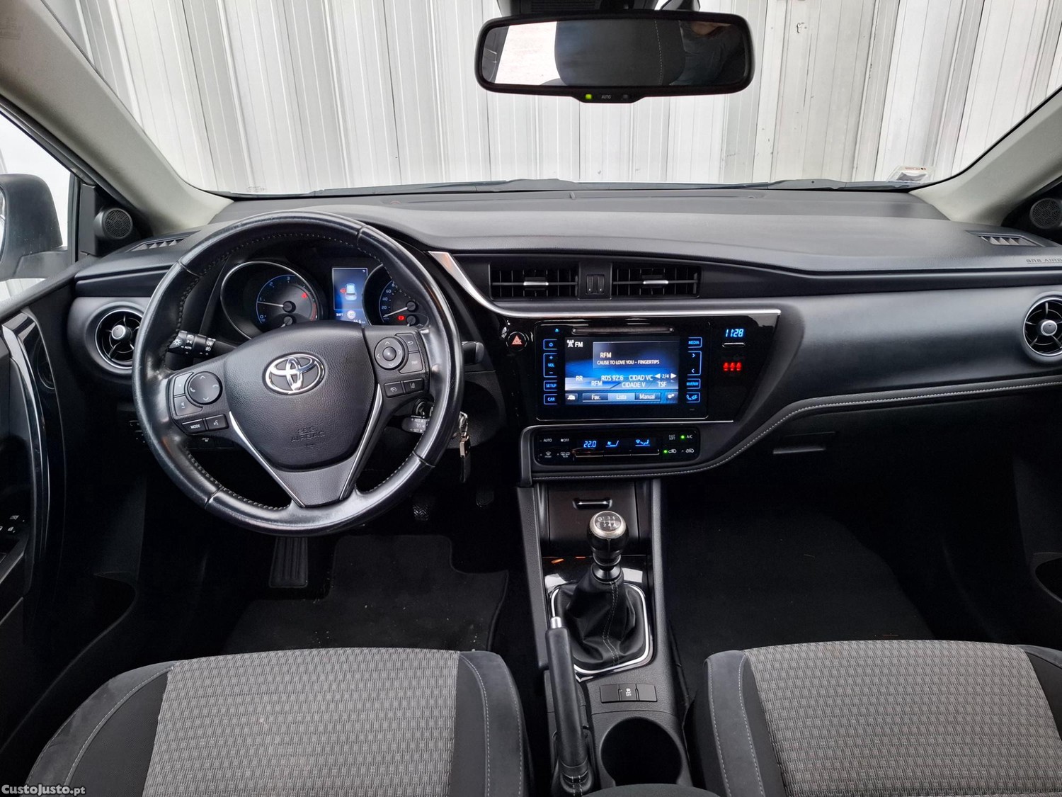 Toyota Auris 1.4 D - 18 — photo 4