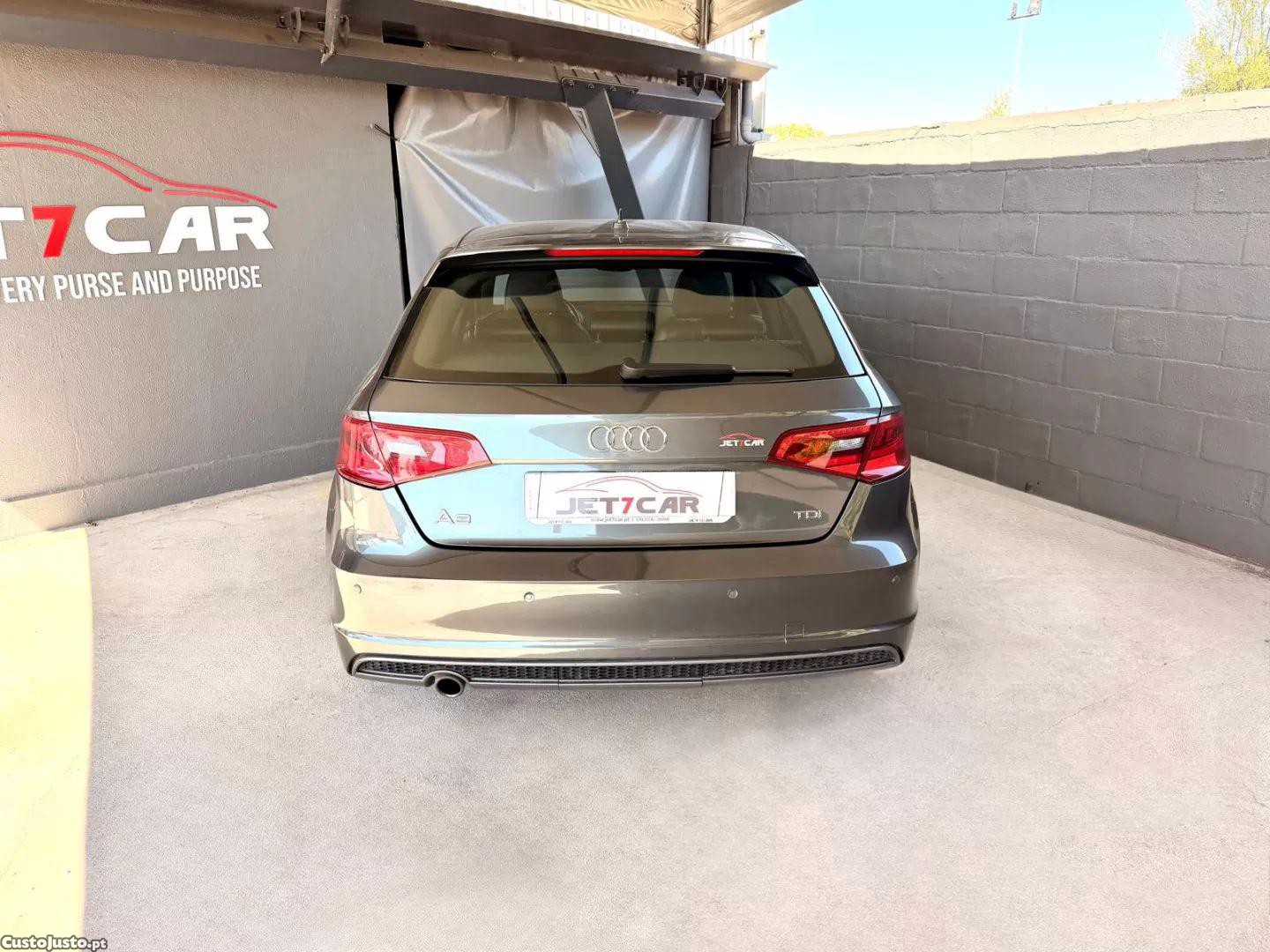 Audi A3 1.6 tdi s-line s tronic — fotografia 18