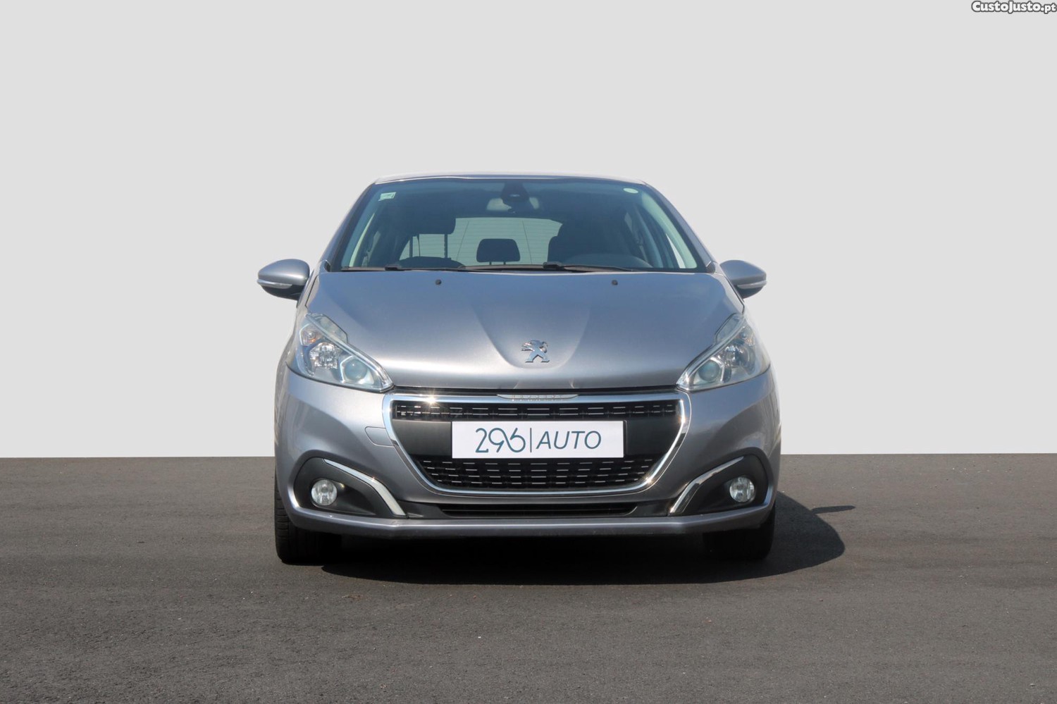 Peugeot 208 1.5 BlueHDI 100 CV - Signature — photo 2