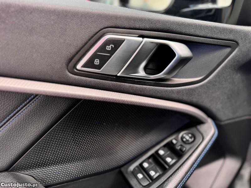 BMW 118 d Pack Desportivo M — fotografia 15