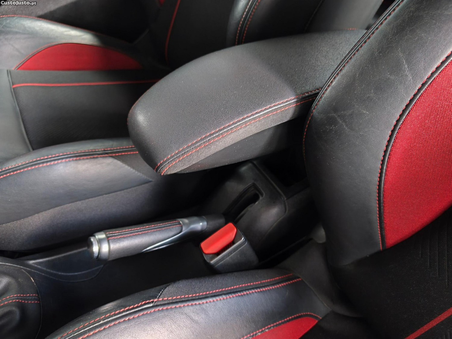 Peugeot 208 1.6 THP GTi — fotografia 9