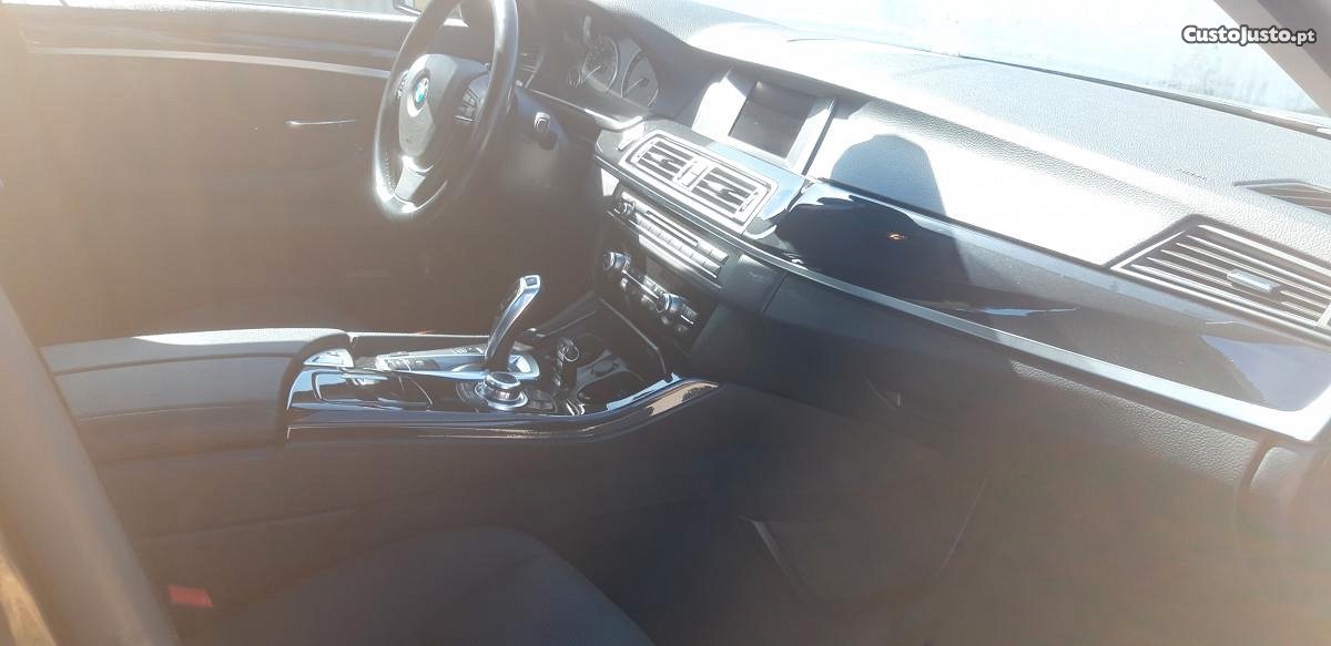 BMW 520 d Line Luxury Auto — fotografia 2
