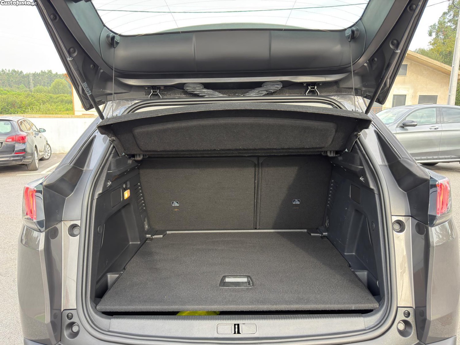 Peugeot 3008 1.5 BlueHDi Active Pack — fotografia 21