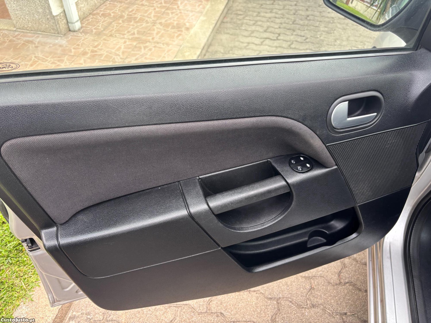 Ford Fiesta 1.4 TDCi Trend — fotografia 5