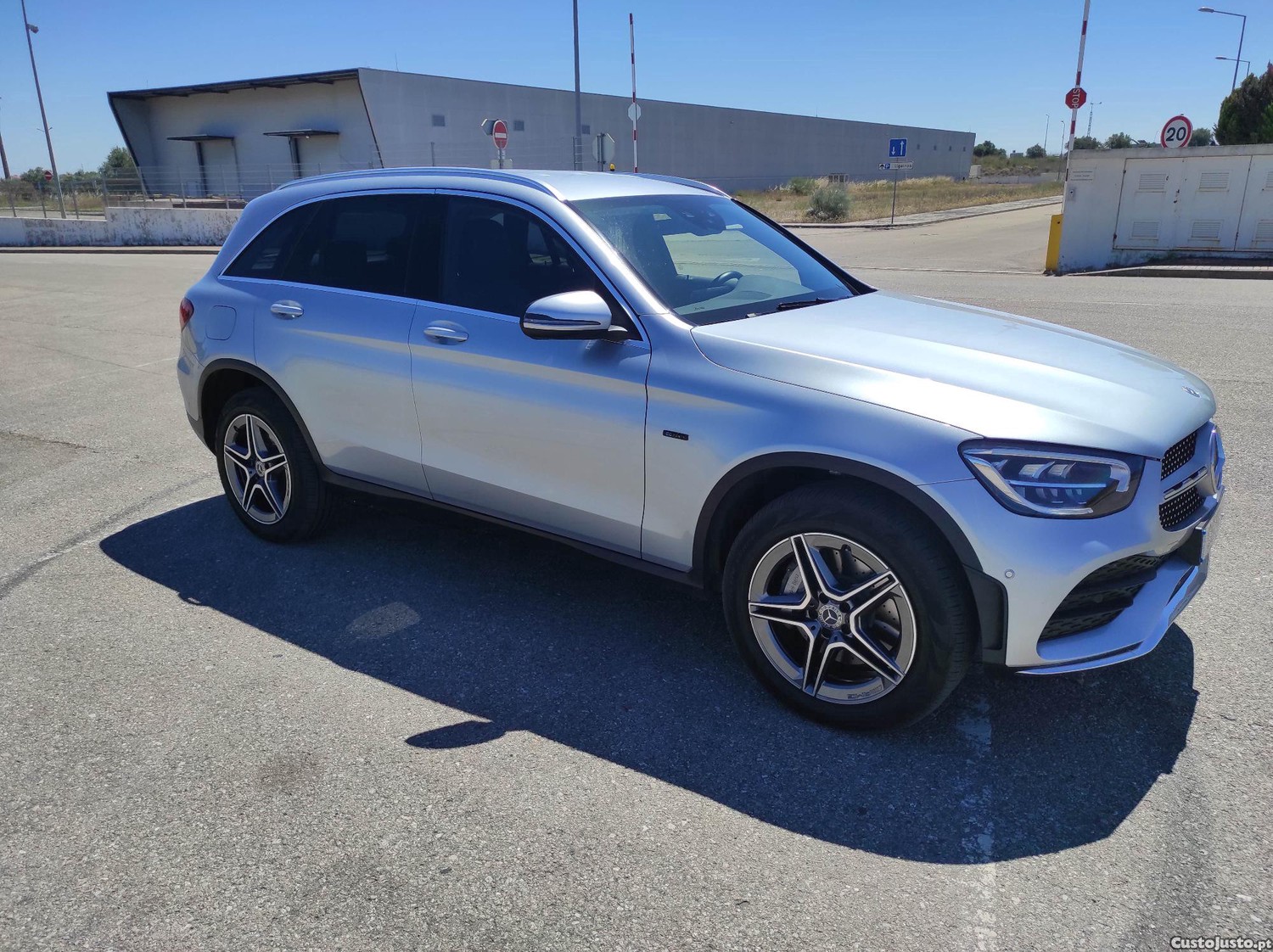 Mercedes-Benz GLC 300 de 4Matic 9G-TRONIC AMG Line — fotografia 2