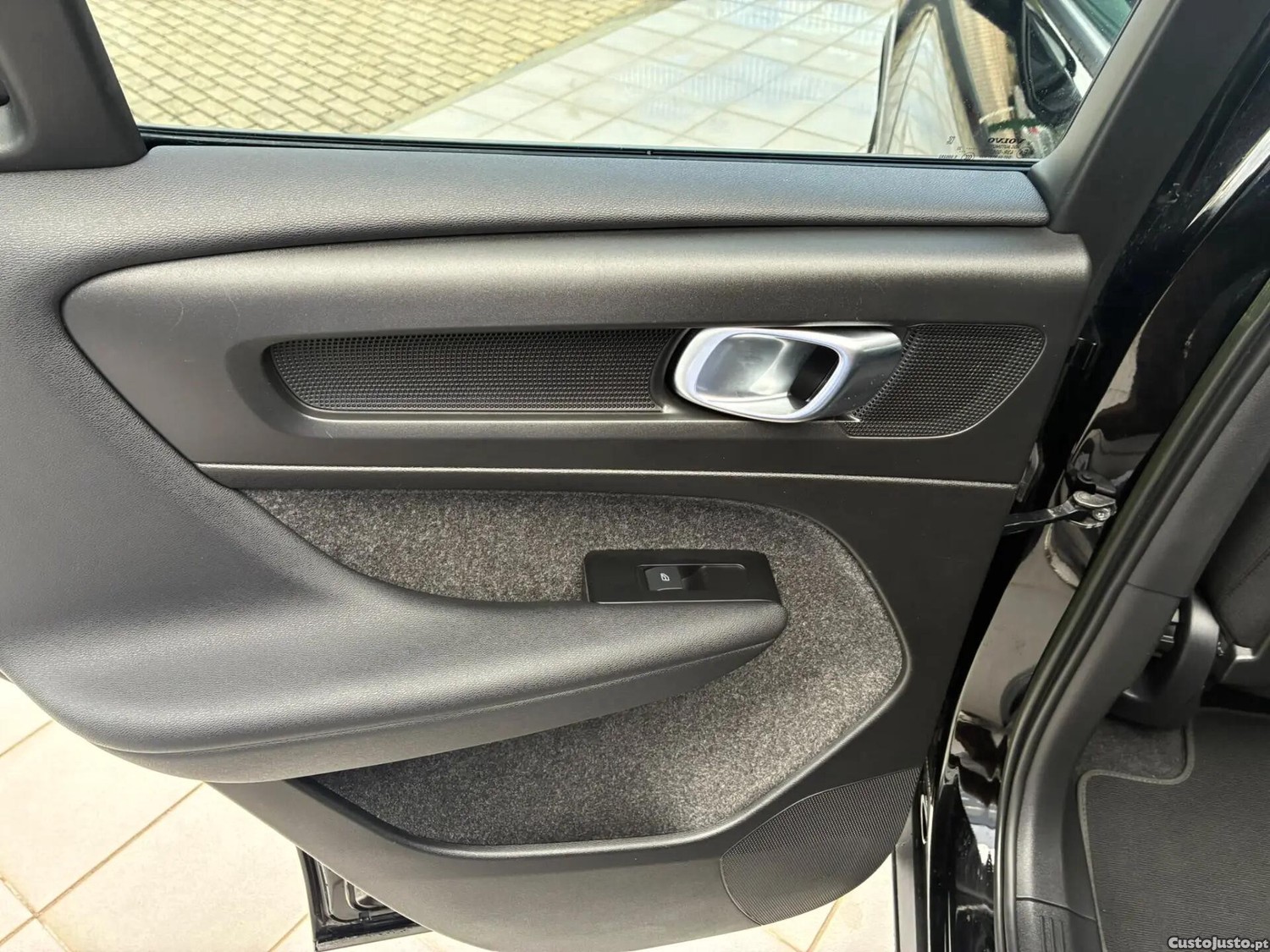 Volvo XC 40 1.5 T2 Momentum Plus Geartronic — fotografia 6