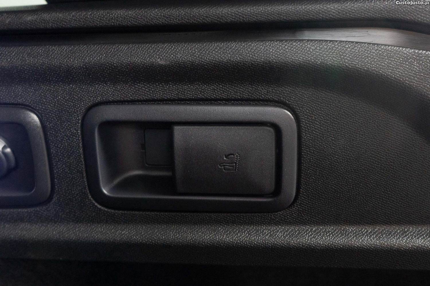 Peugeot 308 SW 1.2 PureTech Allure Pack — fotografia 8