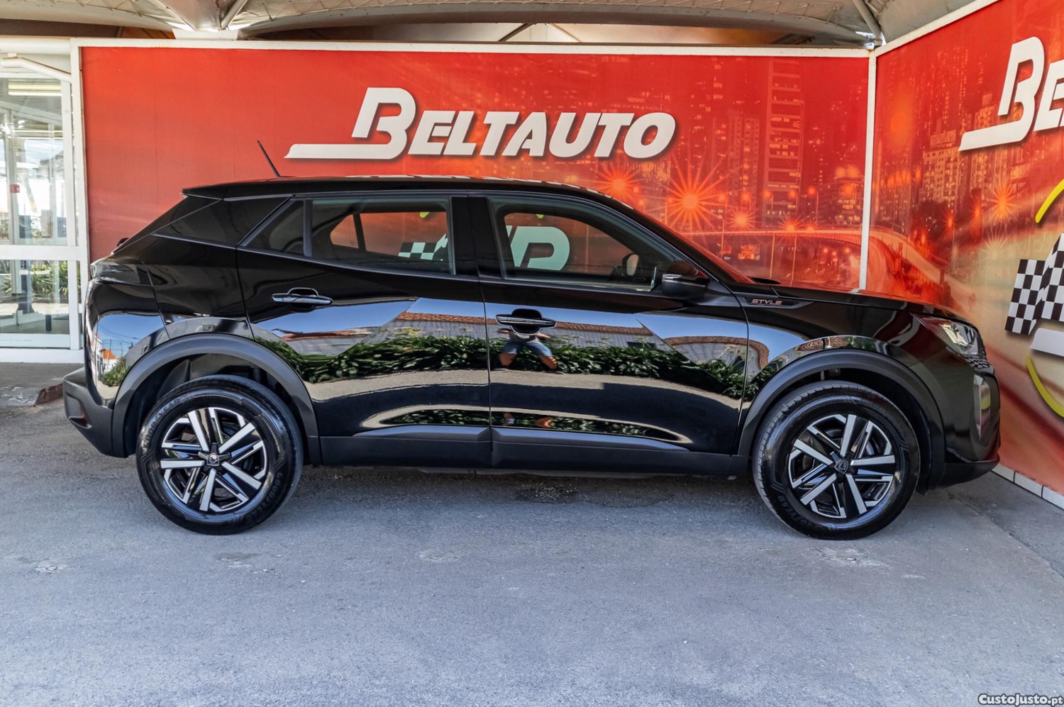 Peugeot 2008 1.2 Pure Tech STYLE - 24 — photo 4